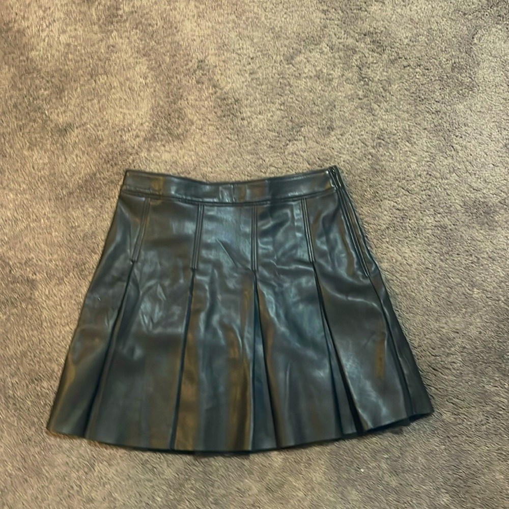 Hollister black leather skirt